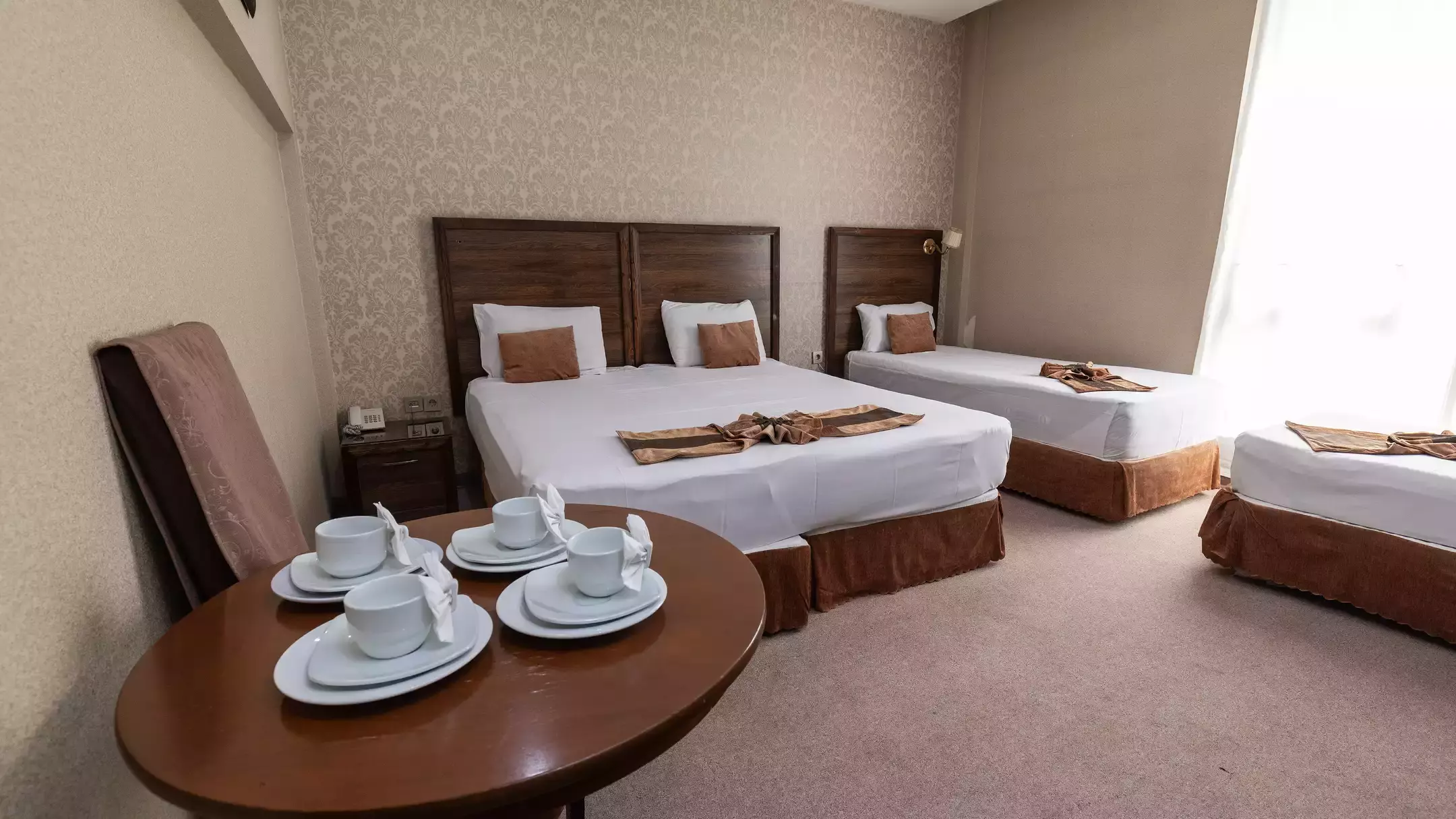 Alibaba https://cdn.alibaba.ir/ostorage/hotel-accommodation-images/670654136af0f999b10ac8ec_66e6c3d9217c88c021013443_هتل شاکر - اتاق چهارتخته (1).webp